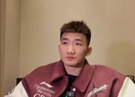 咋形容你和王博的關(guān)系？孫銘徽：像家人 他訓(xùn)練&生活中很照顧我們