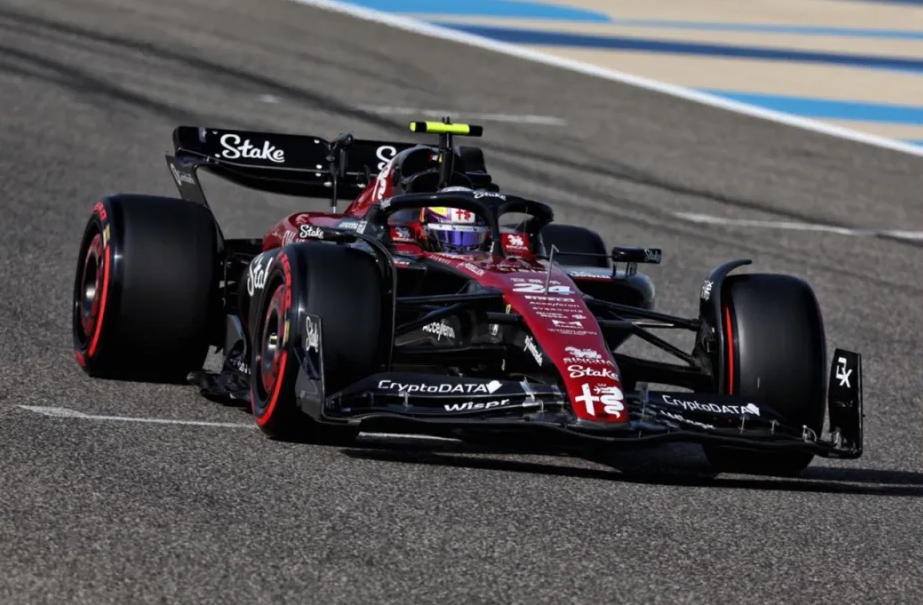 F1中國大獎賽正在進(jìn)行！周冠宇：今年若有機會 想?yún)⒓酉翹BA的集訓(xùn)