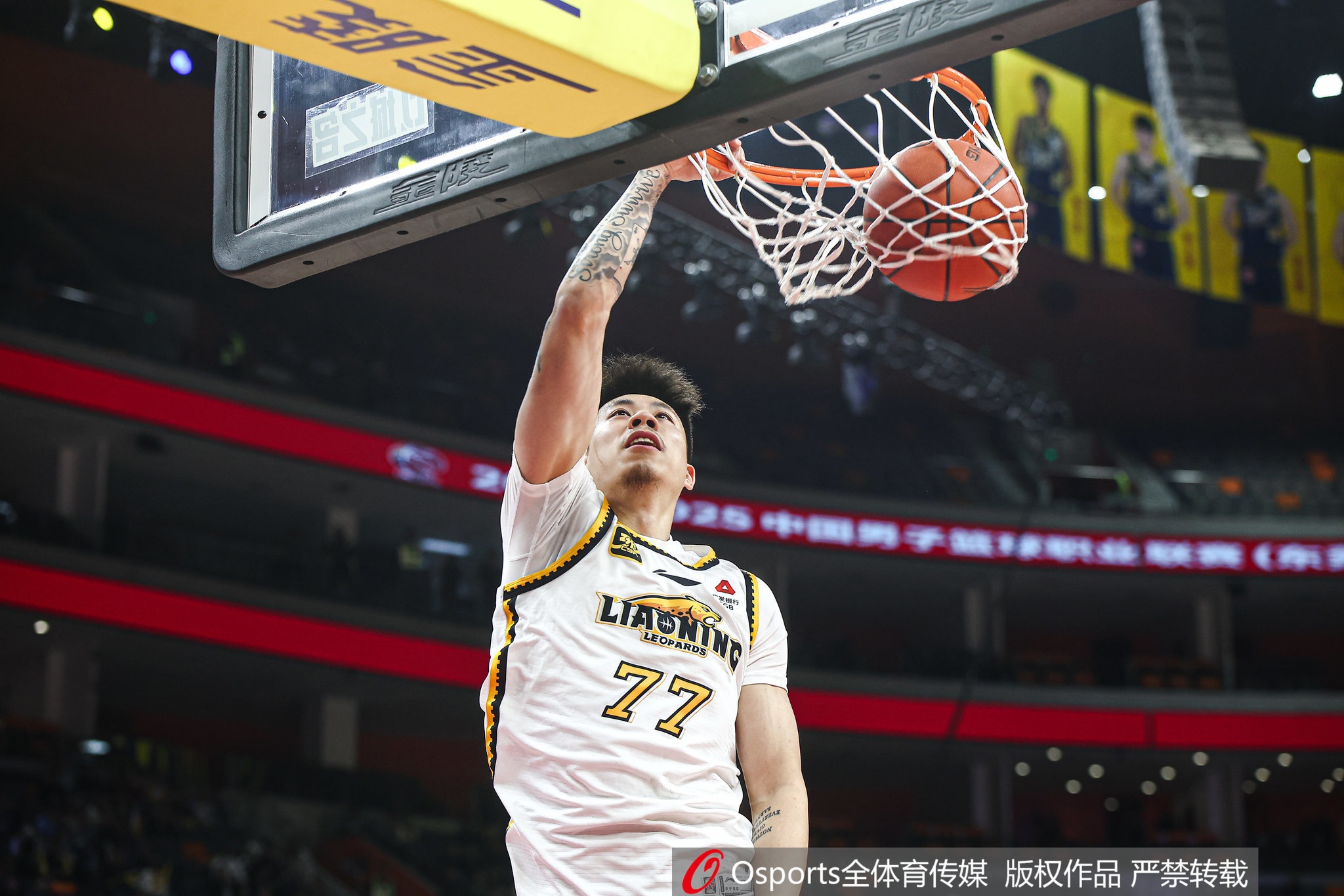 很拼！張鎮(zhèn)麟28投11中&三分14中5砍29分7板4助2斷 5個前場籃板